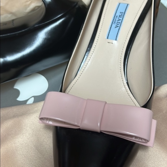 Authentic Prada black leather with pink bow new in original box size Eu 38/7-7,5 - Picture 5 of 6